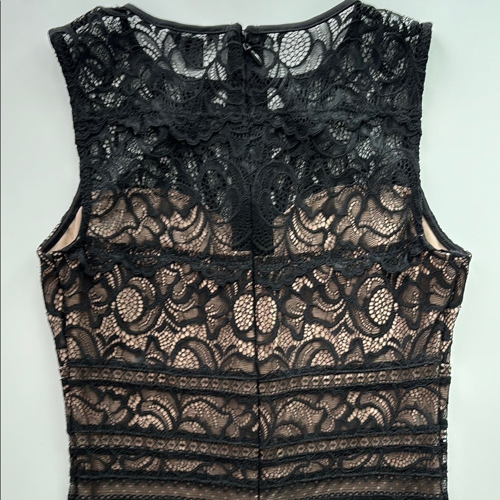 GUESS Lace & Nude Bodycon Mini Dress - Picture 4 of 7